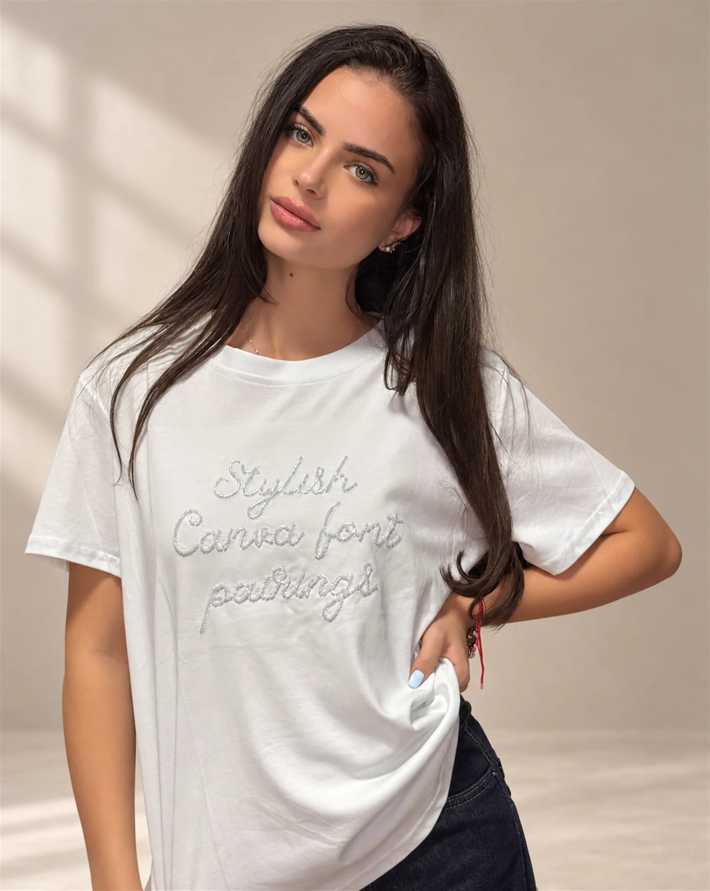 Тениска Stylish — бяла, отпред